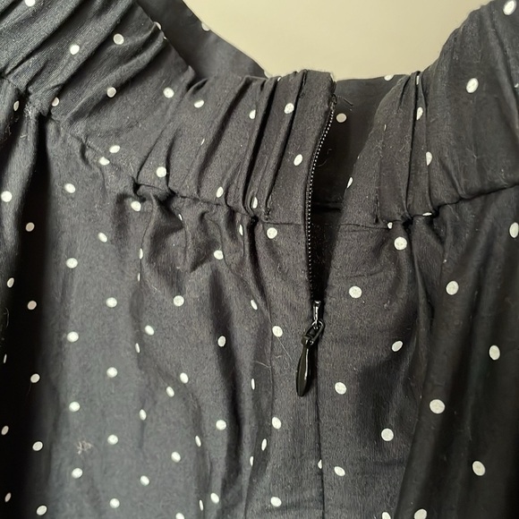 Uniqlo. Midi Skirt. Size Small - Picture 3 of 5